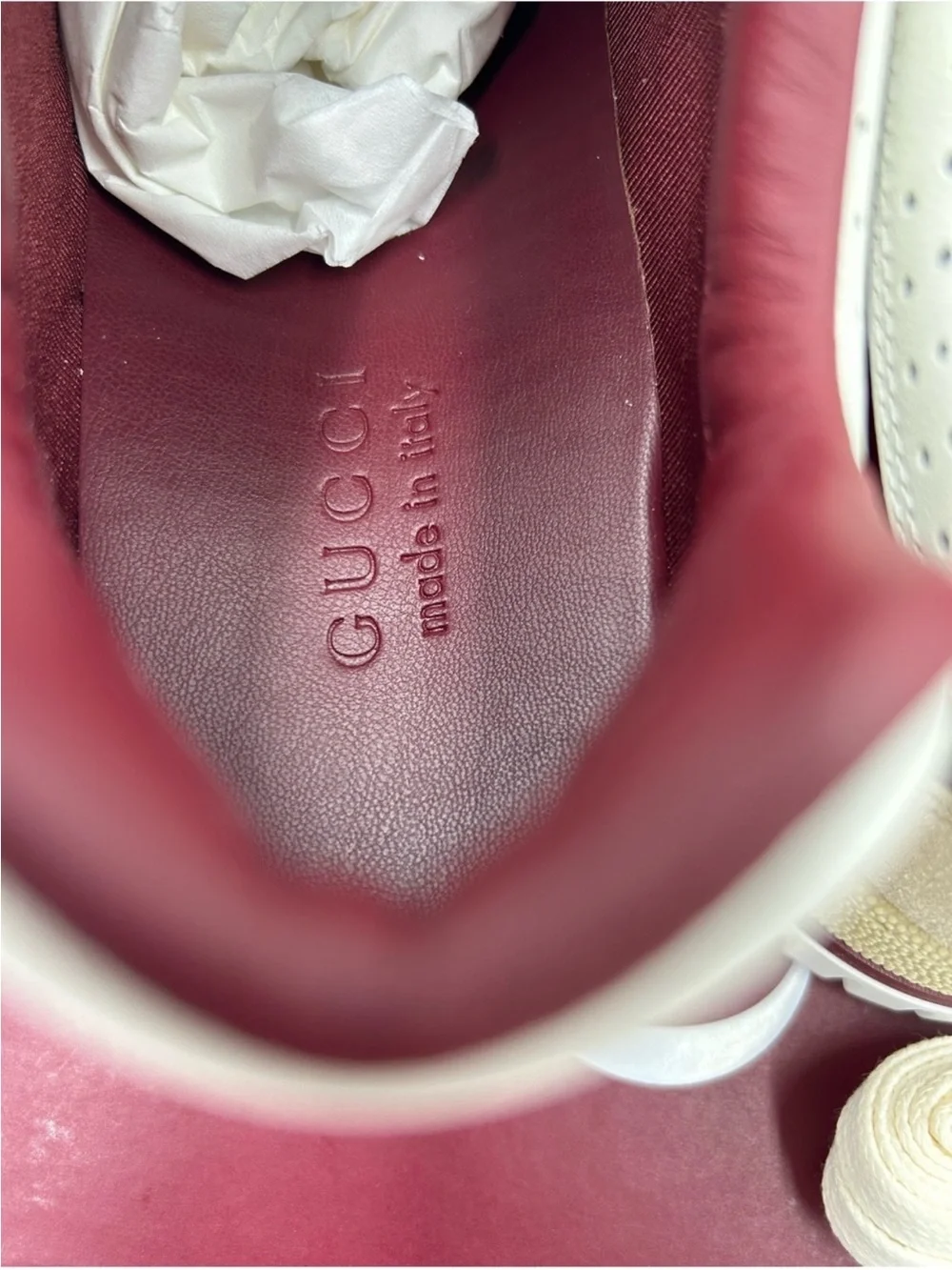 Men’s Gucci re-Webb leather sneakers with red accents size 10 fits 10.5 US